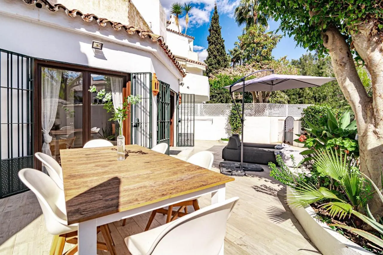 Gc - Spacious Flat In Golden Beach Marbella