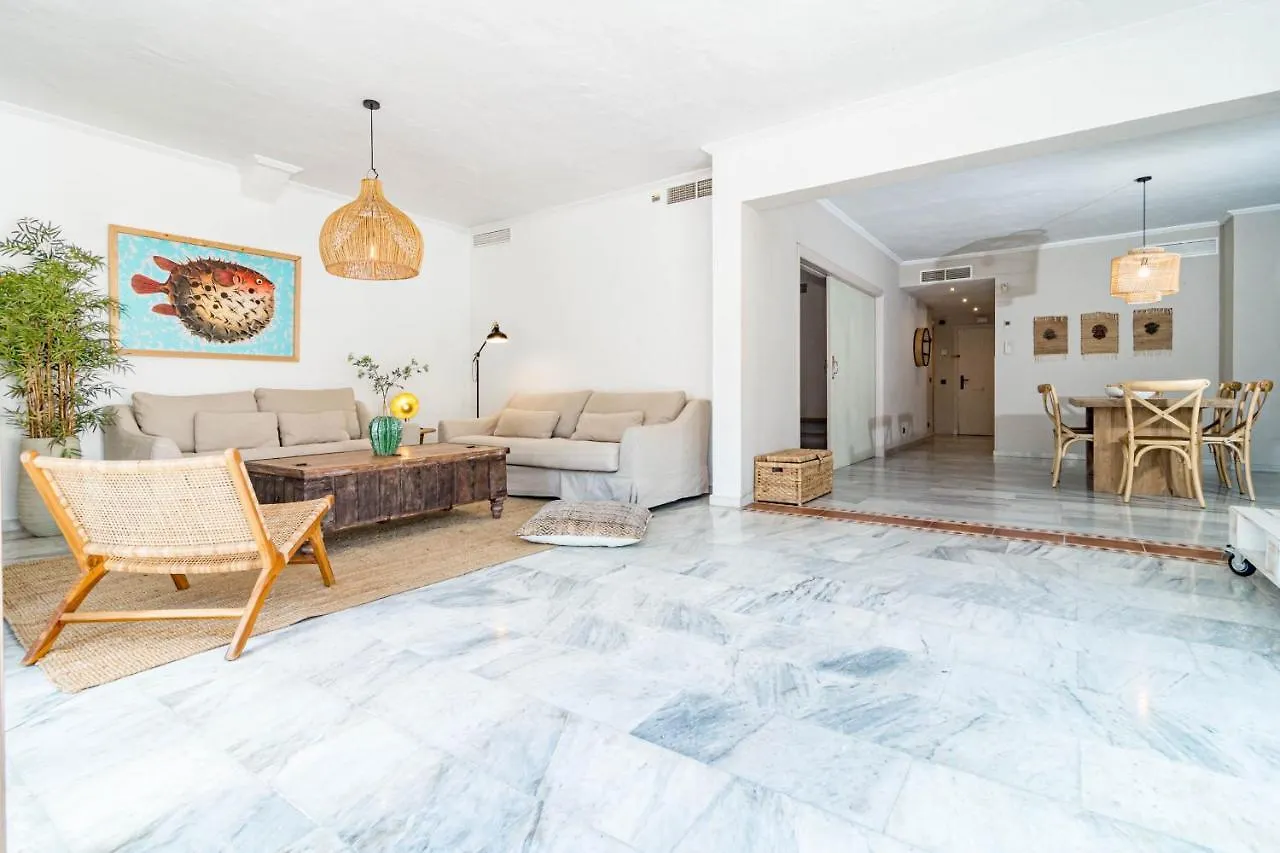 Gc - Spacious Flat In Golden Beach Marbella Spain