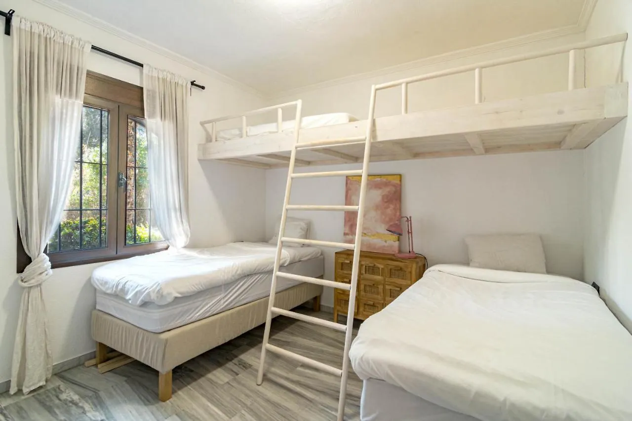Gc - Spacious Flat In Golden Beach Marbella
