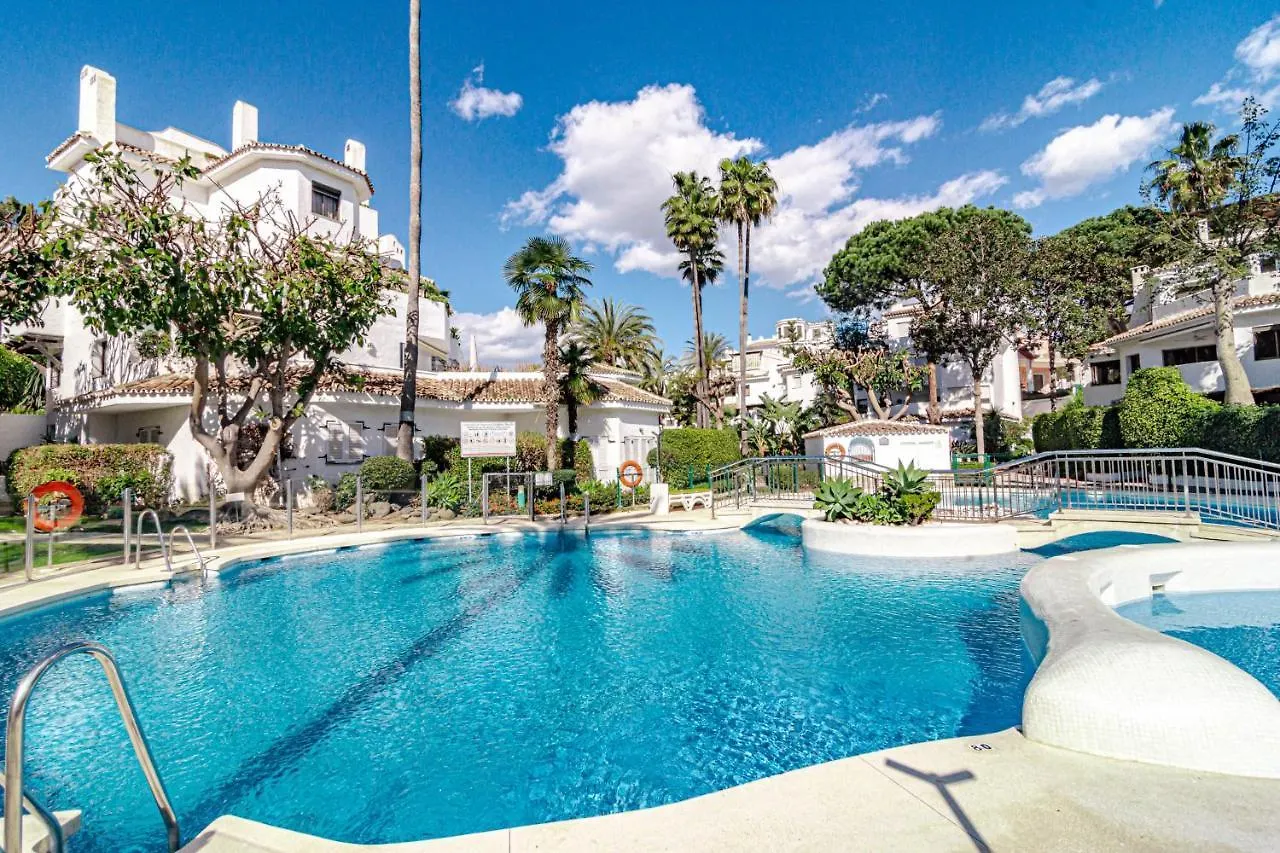 Gc - Spacious Flat In Golden Beach Marbella 0*,  Spain