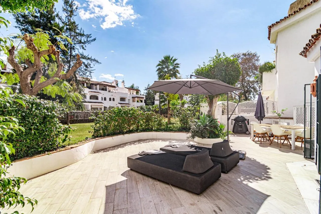 Gc - Spacious Flat In Golden Beach Marbella Apartment