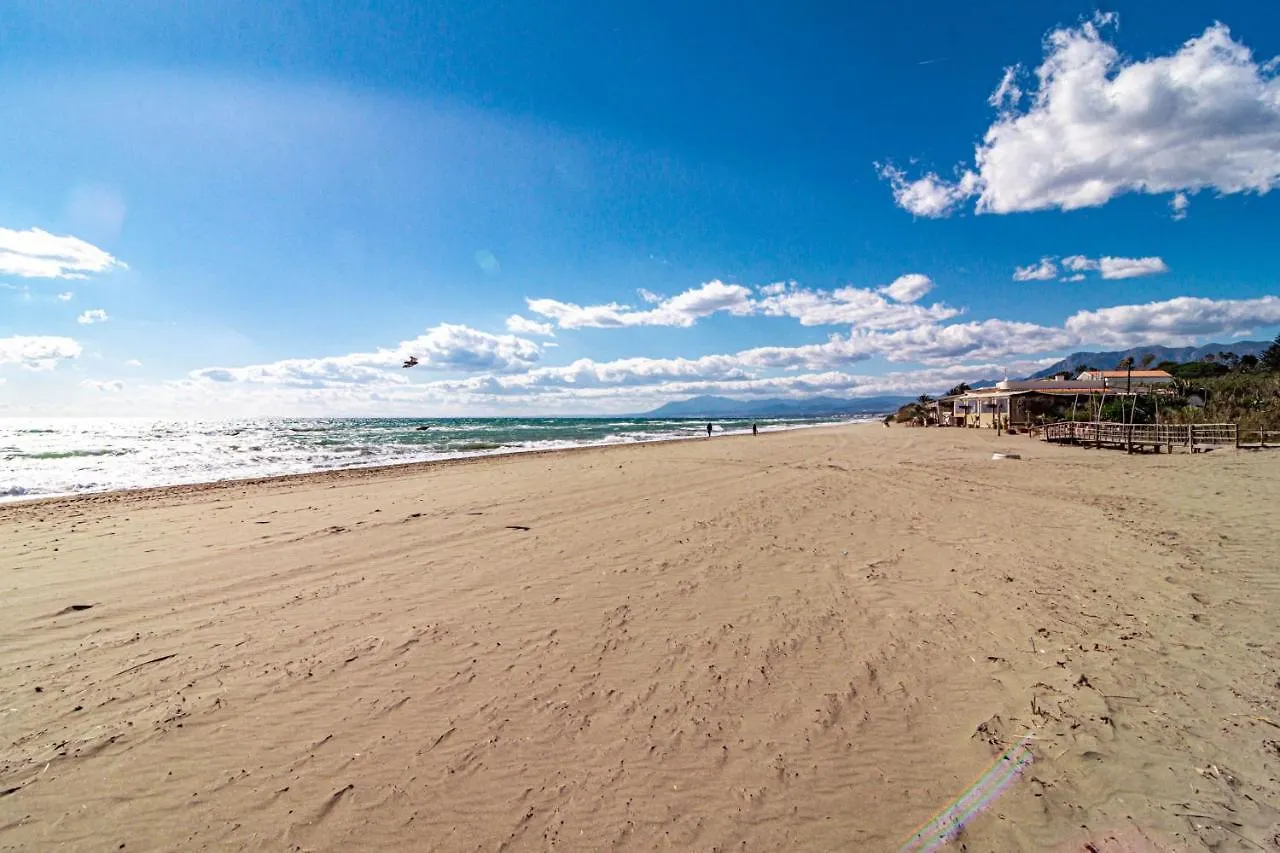 Gc - Spacious Flat In Golden Beach Marbella Apartment