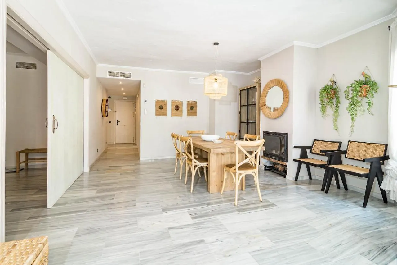 Gc - Spacious Flat In Golden Beach Marbella Spain
