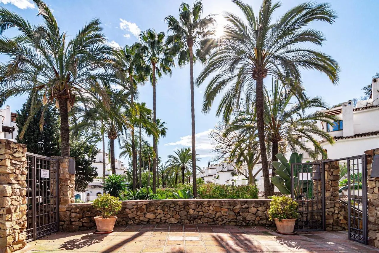 Apartment Gc - Spacious Flat In Golden Beach Marbella