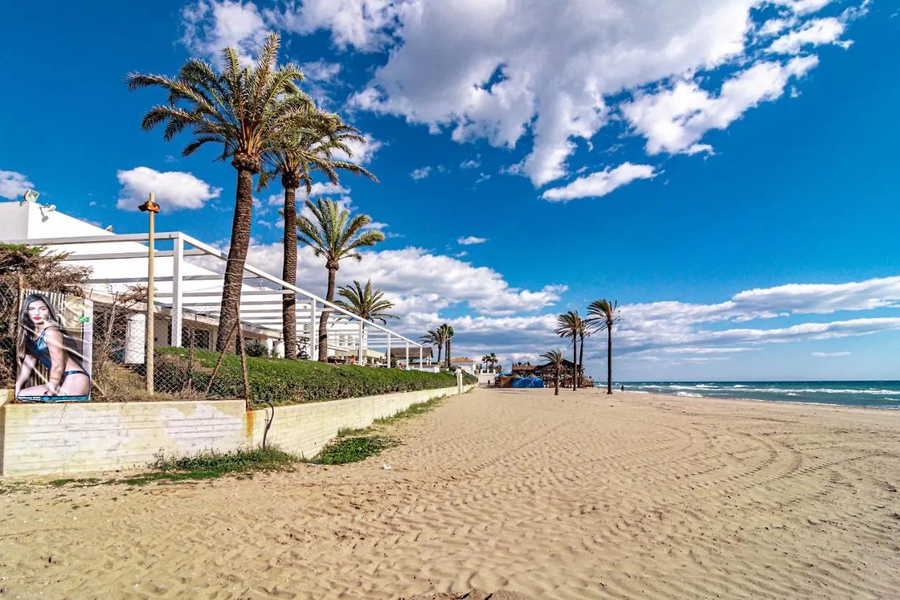 Gc - Spacious Flat In Golden Beach Marbella 0*,  Spain